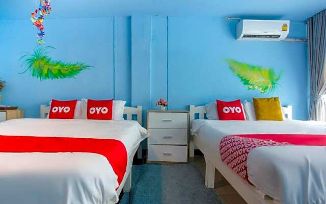 OYO 75303 V Home Guesthouse Sunday Night Market