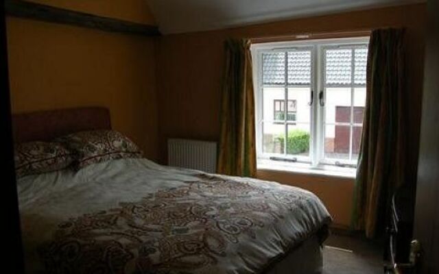Sir Alfred Munnings Hotel