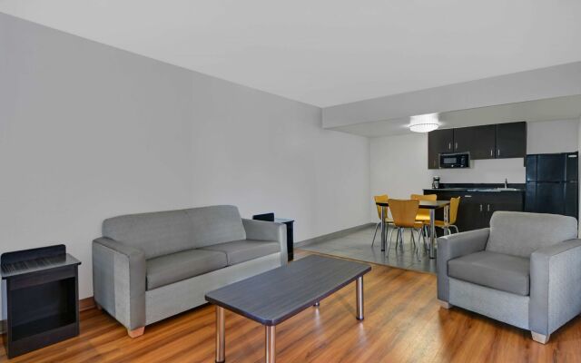 Motel 6 Cutler Bay, FL