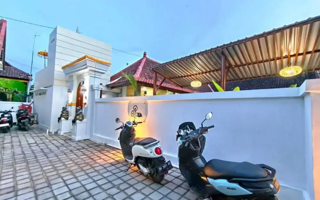 Green Cottage by ABM