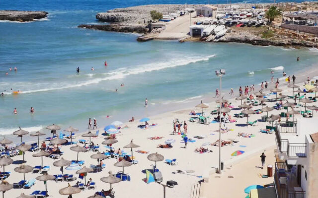 Universal Hotel Perla