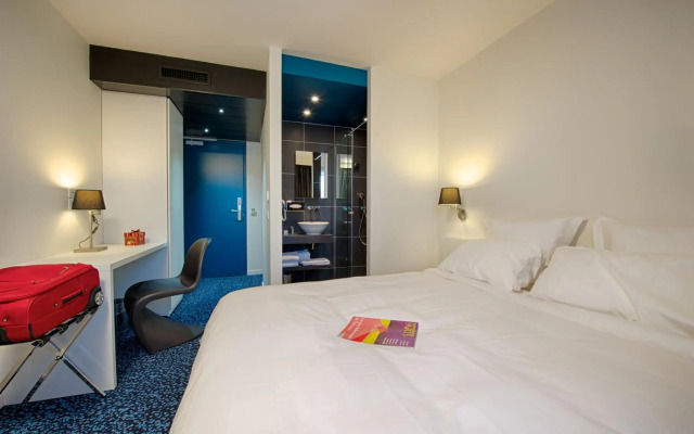 Le NexHotel