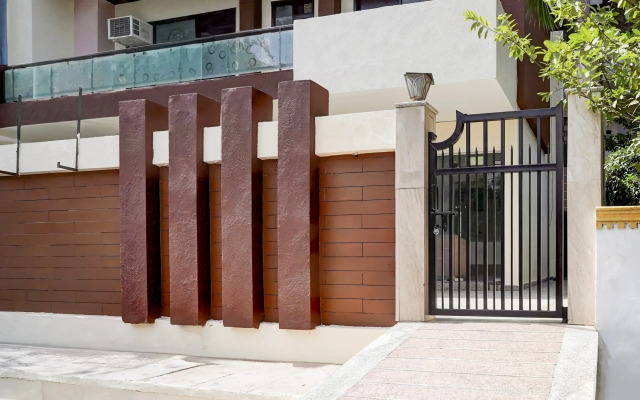 Collection O Sector 70 Noida