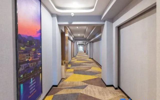Bangci Hotel (Guiyang Guanshanhu Park Lincheng West Road Subway Station)
