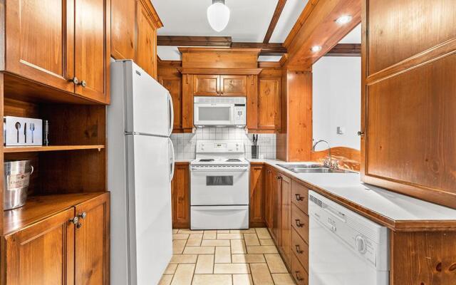 Le Manoir 106-5 by Escapades Tremblant