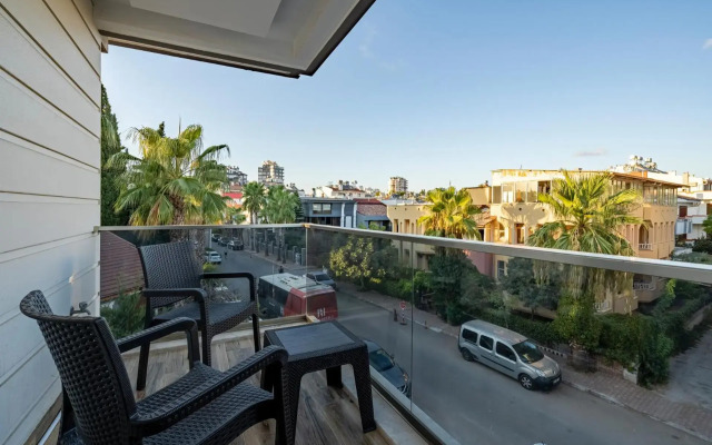 Eluxio Suite Hotel