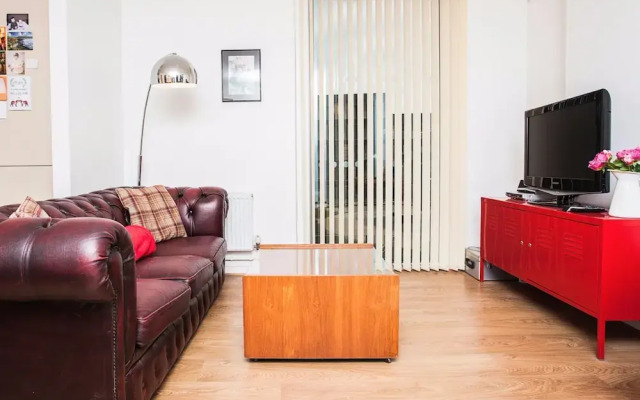 Lovely 1 Bedroom Apartment On the Canal