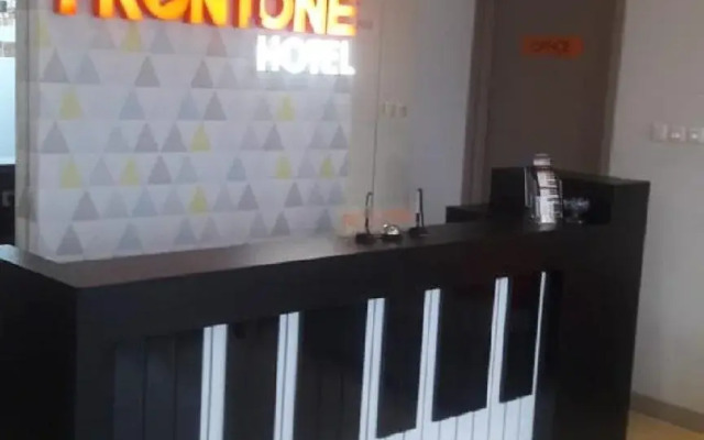 Central Front One Inn Jakarta Airport