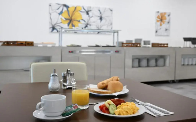 Lelle Hotel