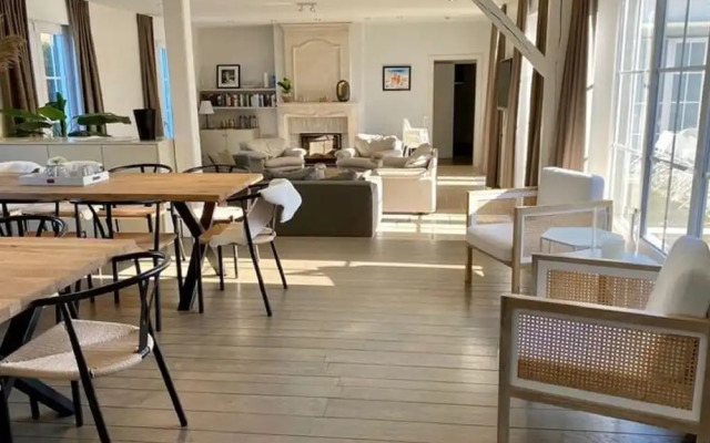 Luxury Villa in Sint-Idesbald with Hot Tub