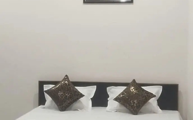 Moonvilla Banquet And Hotels