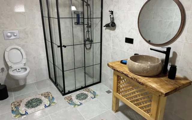 Mariposa Luxury House