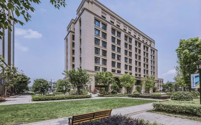 Suisse Place Serviced Apartment Shanghai Zhongjian