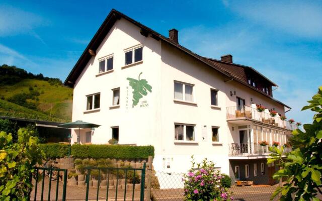 Weingut-Brennerei-Gästehaus Emil Dauns