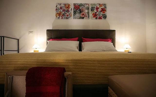 Palazzo Nicastro Guest House Red