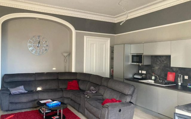 Luxury Apartment At Barron House