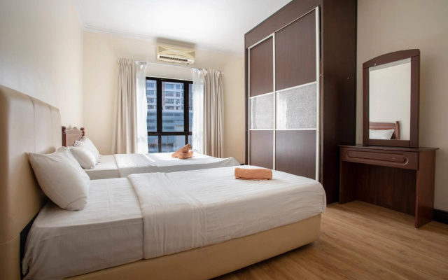 Marina Court Resort- 2 Units Connecting 3Bedroom Pool View Apartment Free 3 Parking MAXIMUM 18PAX INCLDING KIDS – Guest Rooms – Kota Kinabalu