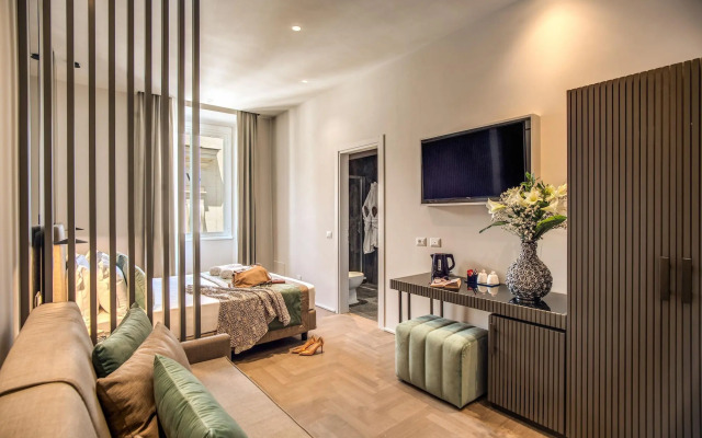 Hotel 77 Seventy-Seven