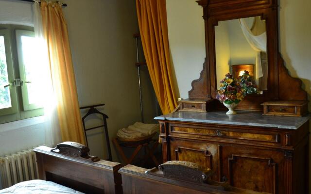 Amazing Farmhouse in Montecatini Terme with Hot Tub