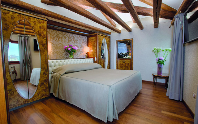 Santa Chiara Hotel