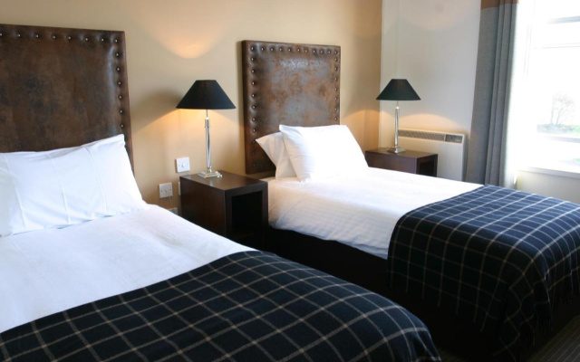Eight Acres Hotel