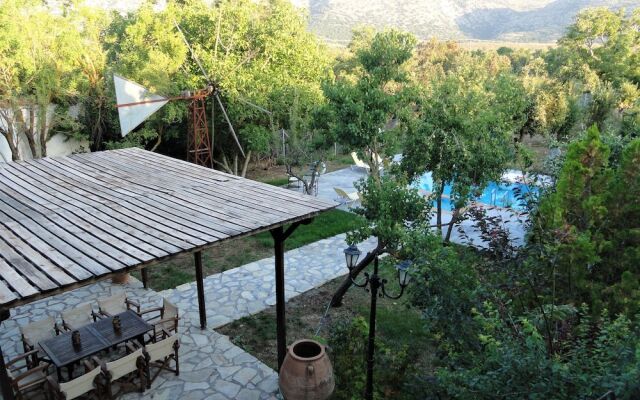 Zeus House Gaia