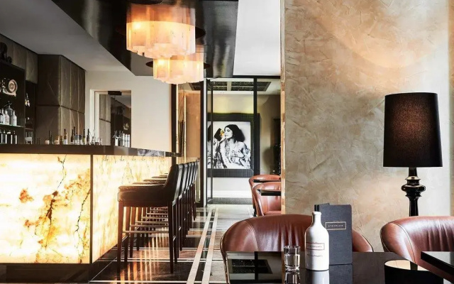 Roomers Berlin Steinplatz, Autograph Collection