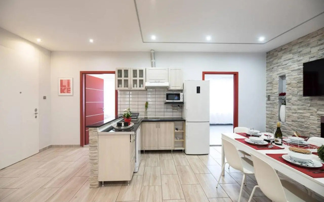 Ultra central large home with AC and balcony
