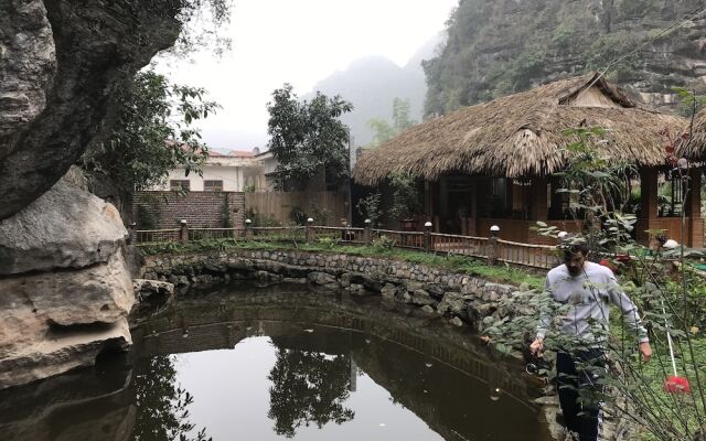 Trang An Mountain House - Hostel