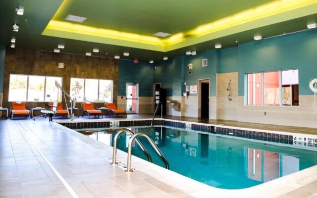 Holiday Inn Express & Suites Kingston-Ulster by IHG