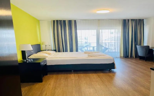 Hotel Swiss Bellevue – Guest Rooms – Kreuzlingen