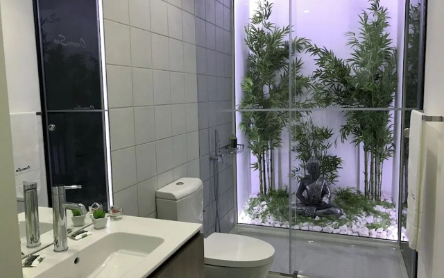 Oporto Sun - Trindade