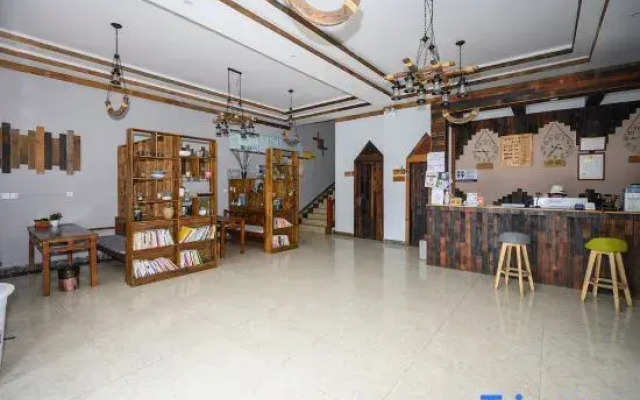 Xiyi Hailuogou townlet Xiaozhu Homestay