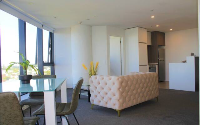 Sunny, Spacious And Magnificent Sea Views!