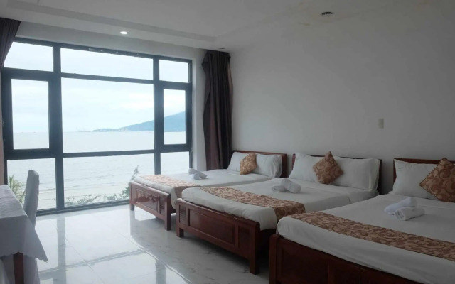 Rose Hotel