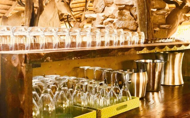 Toro River Lodges Big 5 Safari