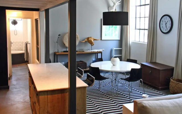 Bandar Place - Two Bedroom Aparthotel, Sleeps 4