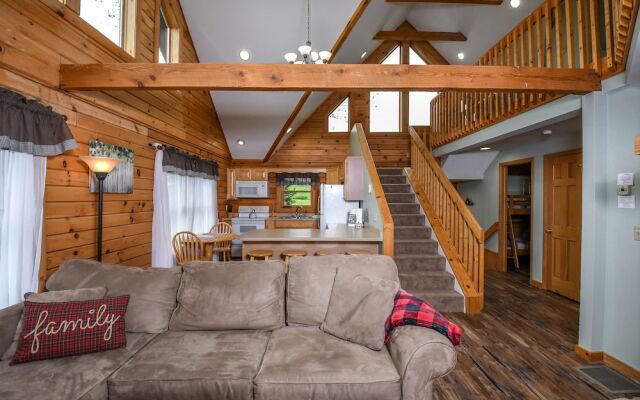 McKenzie's Cabin 2 Bedroom House