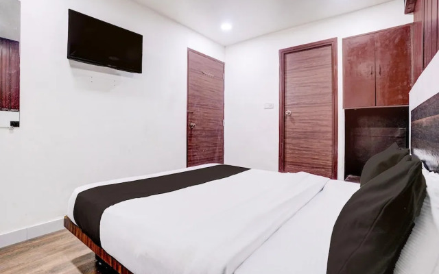 Comfy Stays at Lokhandwala Andheri West