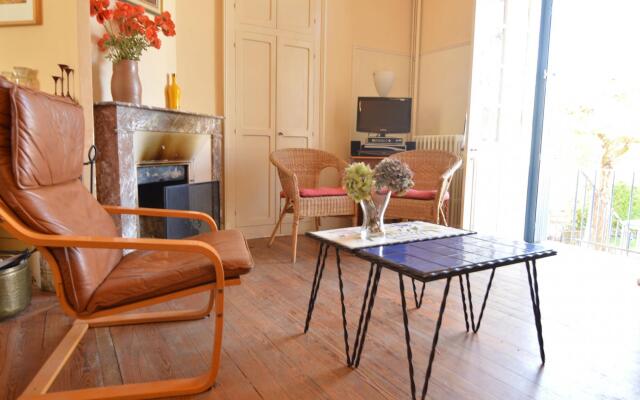 Modern Holiday Home in Saint-Honore-les-Bains with Terrace