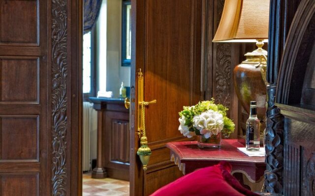 Château La Tour Carnet - B.Magrez Luxury Wine Experience