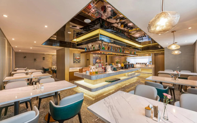 Atour Hotel(Rudong Central Plaza Store)