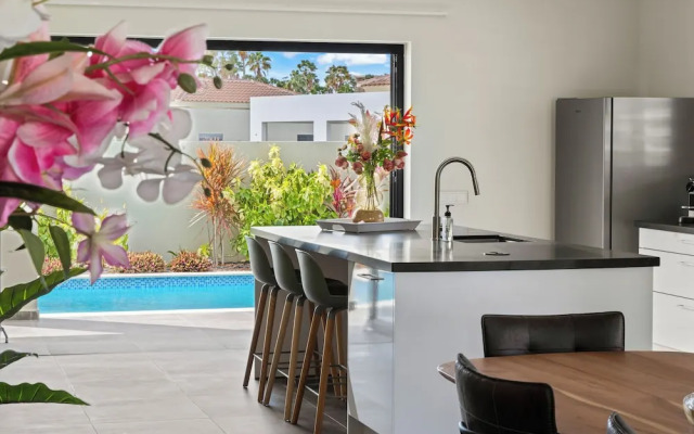 Villa Amber with pool at mambo beach