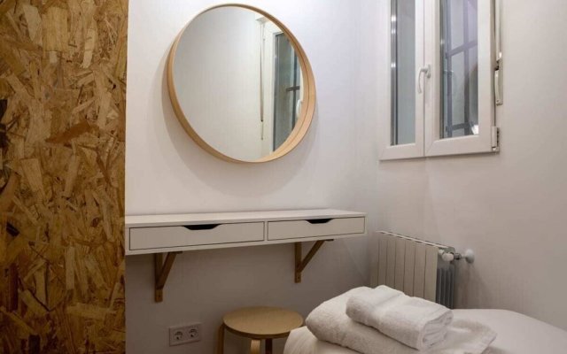 Charming And Modern 2Bed In Madrid's City Center