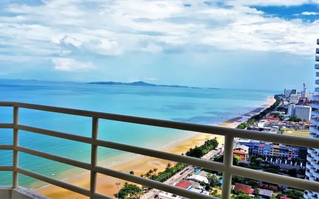 30th Floor Beach Condo With Stunning sea Views