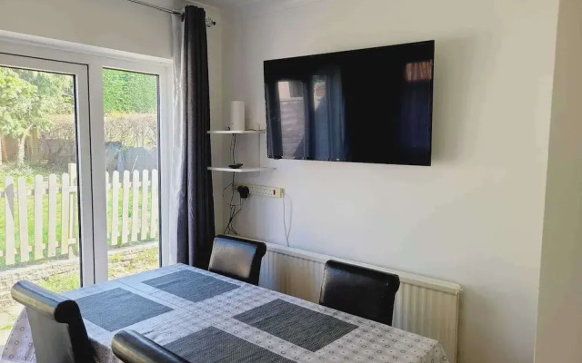 Rusper Retreat - Spacious Home Near Gatwick