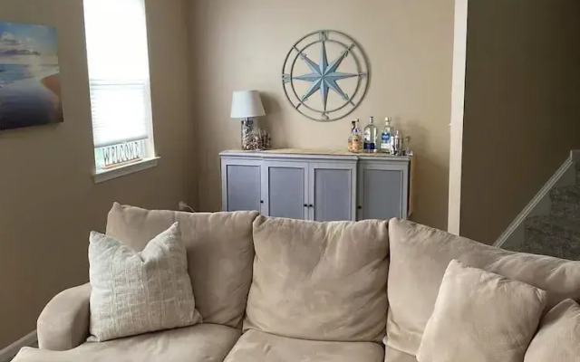 Turnstone Circle 37045