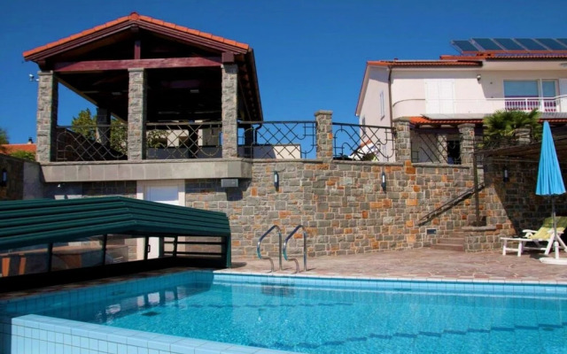 Pool Apartment Debeli Rti 3
