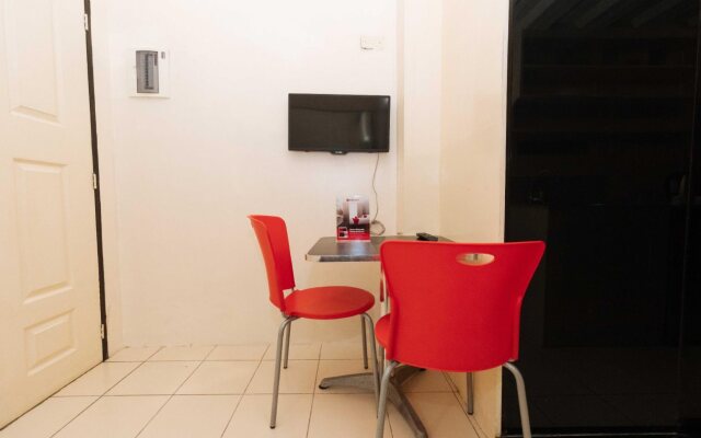 Reddoorz Plus @ Rsg Legarda Manila