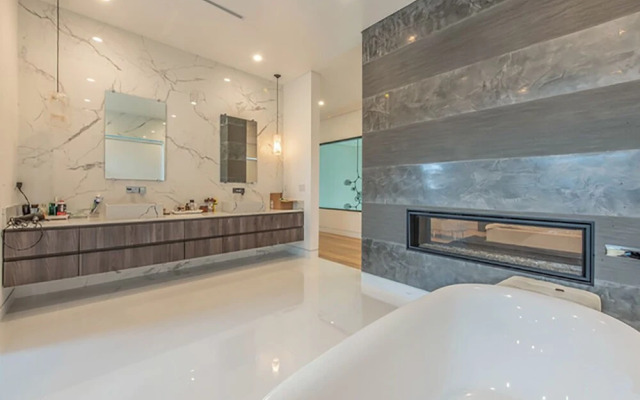 Laurel Modern Villa